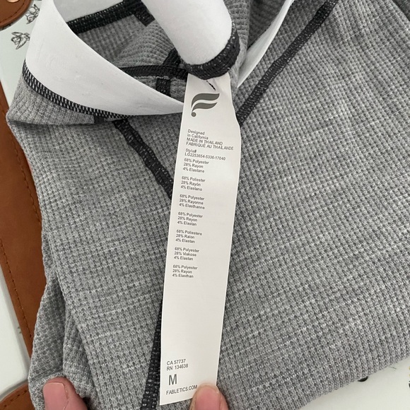 Fabletics gray waffle knit legging gray medium - Picture 2 of 4